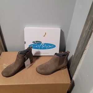 Aqua College Women's Taupe Ankle Boots